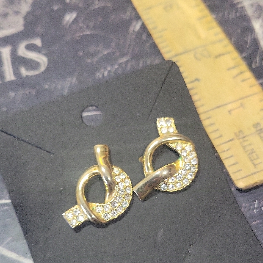 Dainty Vintage  Gold Stud Earrings